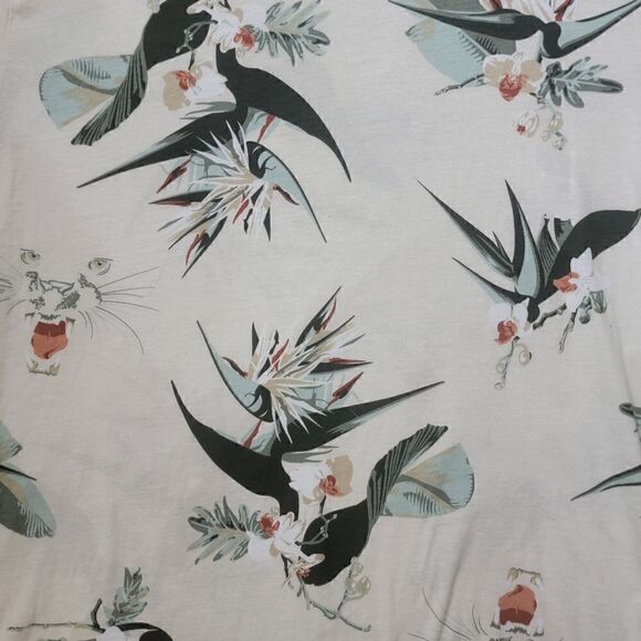 Vans Men's Short Sleeved T-Shirt with Asian Inspired Print. Size XL - Picture 6 of 10